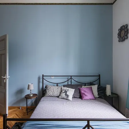 Spacious & Light Family Apart. Very Center Of * ريغا